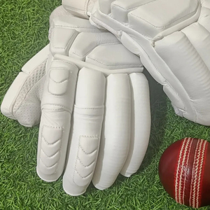 Gants de frappe de cricket personnalisés avec logo brodé plat, fourniture d'étiquettes sportives tendance, équipement OEM sous marque privée, gants de frappe de cricket - Product Image 3