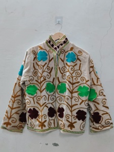 Veste en polaire pour femme, col mandarin, broderie florale à la main, manches longues, hiver, 100% polyester, fermeture éclair - Product Image 4
