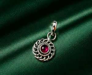 Pendentif Mandala Vintage en Argent Sterling Plaqué Or avec Breloque Grenat Multi-Engagement et Pierre Précieuse, Pierre de Naissance de Juillet et de Janvier - Product Image 6