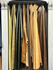 Sofá de Cuero Vacuno Contemporáneo de Lujo con Brazos Curvos y Estructura de Madera Sólida para Salas de Estar Modernas - Product Image 4