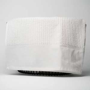 Serviette de sport en coton de haute qualité pour le golf avec crochet, dernier design 2026, serviettes de golf de couleur unie en gros - Product Image 2