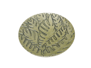 Bandeja ovalada de metal hecha a mano con diseño de hoja de monstera tallada, estilo chino tradicional, tazón decorativo para servir en la mesa. - Product Image 1