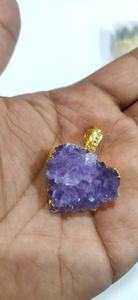 Pendentifs en améthyste brute naturelle, 30 à 40 mm, pendentif en forme de cœur en améthyste plaqué or 24 carats - Product Image 6