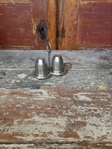 Small Size Stand Base Metal Sprinklers Compact Seasoning Set Suitable For Dining Table And Kitchen Use Wholesale From India - Product Image 3