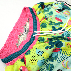 Shorts de bain pour hommes en tissu tissé à imprimé tropical, avec logo frontal, bande latérale, taille élastique, respirant, style sportif décontracté, service OEM - Product Image 4