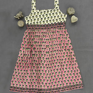 Vestido de Verano Estilo Boho Chic, Tejido Artesanal, Voile Ecológico, Largo hasta la Rodilla, Silueta en A, Ideal para un Look Moderno y Elegante - Product Image 1