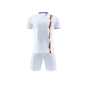 Uniforme de Fútbol Deportivo de Verano Personalizado a Precio Económico, Tallas Grandes, Transpirable, Absorbe la Humedad, Logotipo Sublimado, 100% - Product Image 1