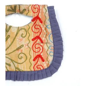 กระเป๋าคลัทช์ถือมือและกระเป๋าสะพายทรงกรอบสำหรับออกงานกลางคืน ดีไซน์ใหม่ล่าสุด กำลังฮิต กระเป๋าสะพายข้างผู้หญิงแบบ Kantha พร้อมตัวล็อคแม่เหล็ก เหมาะสำหรับใช้ในชีวิตประจำวัน - Product Image 2