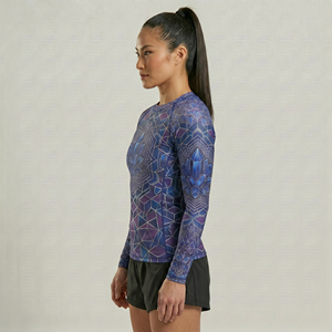 เสื้อรัดรูปสำหรับผู้หญิง พิมพ์ลายแบบ Sublimation ป้องกันรังสียูวี 50+ ต้านเชื้อแบคทีเรีย แห้งเร็ว ระบายอากาศได้ดี เป็นมิตรกับสิ่งแวดล้อม เหมาะสำหรับออกกำลังกาย - Product Image 4