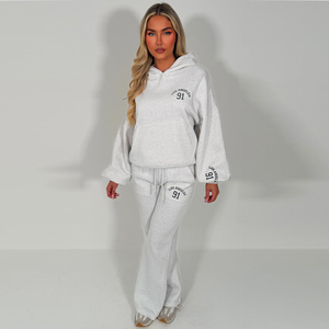 Conjunto de 2 piezas para mujer, sudadera con capucha de forro polar gris con estampado de Los Ángeles 91, chándal informal de corte holgado, pantalones deportivos largos y top - Product Image 1