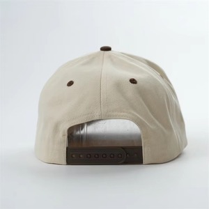 Gorra de Béisbol Deportiva Personalizada con Cadena Estilo Oxford Lavado - Product Image 2