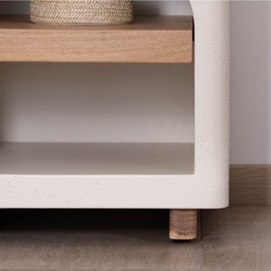 Mesita de noche Vandana Crystal Value en madera de acacia con acabado de hormigón arenado Miona - Product Image 5