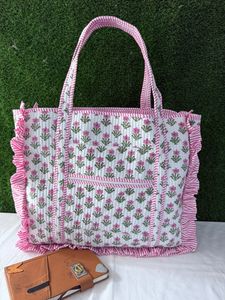 Bolso Tote Tradicional Indio Hecho a Mano, Acolchado, de Algodón con Volantes, Estampado Floral, Bolso de Hombro, Reutilizable, para Compras - Product Image 2