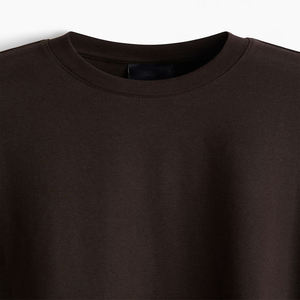 Camiseta de estilo urbano relajado para hombre, corte holgado, tela transpirable, atuendo informal, ropa cómoda y a la moda para uso diario. - Product Image 3