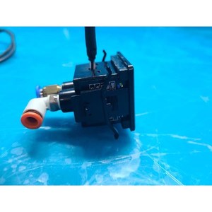 Medidor de Flujo Másico Térmico WISETEC WTDM-500 N1-2000-D24 Usado Como Está, Piezas de Equipos Semiconductores Legados - Product Image 4