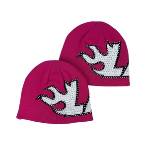 Bonnet en strass personnalisé de fabricant de marque privée unisexe à la mode de nouveau design fabriqué au Pakistan - Product Image 1