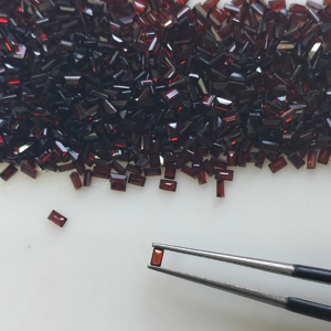 Granat rouge naturel 2,5x1,5MM taille baguette, pierres précieuses en vrac de qualité supérieure pour la fabrication de bijoux - Product Image 4