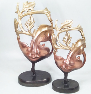 Figura Abstracta de Aluminio de Lujo Contemporáneo, Hecha a Mano, Fundida a Presión, Chapada en Oro, Escultura Decorativa Moderna para Mesa - Product Image 5