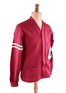 Cardigan col V personnalisé pour homme, manches longues, en laine et acrylique, avec patchs lettres, style vintage - Product Image 2