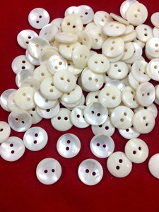 Botones de nácar natural hechos a medida para diseñadores de camisas y diseñadores de ropa para reventa - Product Image 2