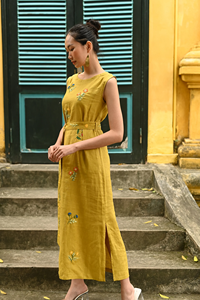 Vestido Maxi de Lino Amarillo Mostaza con Intrincados Motivos Florales Bordados a Mano, Tela de Lino Transpirable de Primera Calidad - Product Image 2