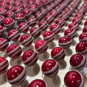 Balle de cricket en cuir professionnelle, qualité compétition, balle de cricket dure pour l'entraînement, balle de cricket en PVC pour l'entraînement - Product Image 6