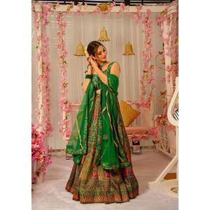 Magnifique Lehenga Choli à imprimé numérique pour les fêtes, vêtements indiens et pakistanais - Product Image 1