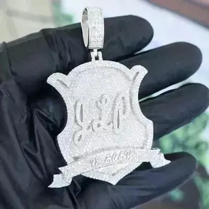 Colgante de Letra Personalizada con Moissanita Real de Corte Redondo de 4 Quilates, Chapado en Oro Blanco de 14K sobre Plata - Product Image 1