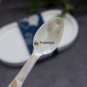 ช้อนตกแต่งทำมือพรีเมียมฝังมุกสำหรับเสิร์ฟอาหารในครัว โดย Tradebyd - Product Image 2