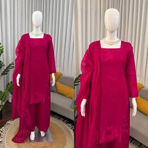 สินค้ามาใหม่ ชุดโรมันเทรดพร้อมเลื่อม ซัลวาร์ คามีซ พร้อมผ้าคลุมไหล่ - Product Image 2