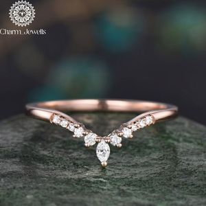 Bague de fiançailles pour femme Charm_Jewells plaquée or 18 carats avec moissanite taille coussin, sertissage à griffes, classique, certifiée IGI, 3 grammes - Product Image 6