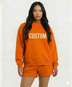 Conjunto de sudadera oversize de cuello alto y shorts casuales de gimnasio para mujer, estilo streetwear, en felpa. - Product Image 4