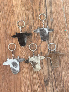 Nouvel arrivage de porte-clés en cuir de vachette au design unique porte-clés en cuir de fourrure véritable porte-clés élégants porte-clés de haute qualité à vendre - Product Image 3