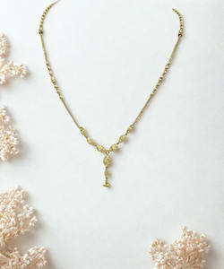 Pendentif élégant en or en forme de Y dokiyu pour femmes, bijou de mode traditionnel pour fêtes et mariages, longue chaîne - Product Image 2