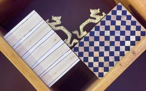 Nouvelle pochette de soirée moderne en résine imperméable, mini sac à main pour fêtes et mariages, disponible à prix avantageux depuis l'Inde - Product Image 6