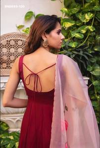 Ensemble Kurti-Pant Anarkali et Dupatta en Chinon, couleur éclatante, entièrement cousu, pour femme, au look élégant, à prix de gros. - Product Image 4