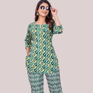 ชุดเซ็ตเสื้อผ้าผู้หญิงลายดอกไม้สีเขียวระบายอากาศได้ดี พรีเมียม 2 ชิ้น ชุดลำลอง คอทรงกลม เนื้อผ้านุ่ม ชุดวอร์มเข้าชุดกัน - Product Image 1