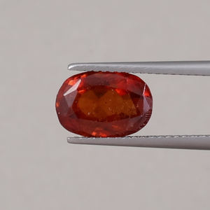Vente en gros de pierres précieuses naturelles rouges Hessonite, 4,28 carats, taille ovale 12x7mm, 6mm, clair |   Fabrication de bijoux certifiée IGI d'excellente qualité - Product Image 1
