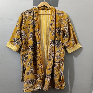 Manteau long réversible en velours jaune à motifs floraux, épais et écologique, pour femme, style portefeuille, manches classiques, idéal hiver/printemps - Product Image 1