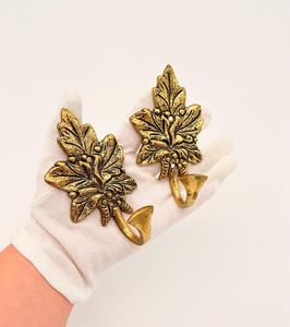 Elegante Perchero Metálico Industrial de Doble Gancho, Resistente, para Entrada o Garaje - Product Image 6