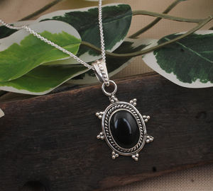 Pendentif vintage en onyx noir plaqué platine, serti dans un cadre en argent sterling 925, style victorien, pierre précieuse naturelle, collier unisexe - Product Image 2