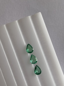 7x5 mm, Esmeralda Natural Corte Pera, Cristal Limpio, Transparente, Alta Calidad, Juego de Esmeraldas Pera Brillantes, Sueltas, 1.31 quilates, 3 Piezas - Product Image 2
