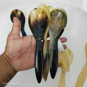 Cuillère de service élégante en corne de bœuf, artisanale, en corne naturelle, ustensile de cuisine à prix avantageux - Product Image 2