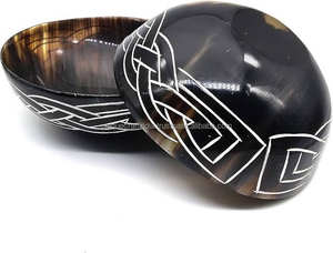 Colección de cuencos de grabado vintage | Cuencos de servicio elegantes hechos a mano para cenar, entretener y regalar | Artesanía clásica - Product Image 3