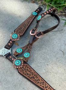 Licol en cuir occidental tendance 2026 avec imprimé léopard et conchos turquoise pour l'équitation - Product Image 4