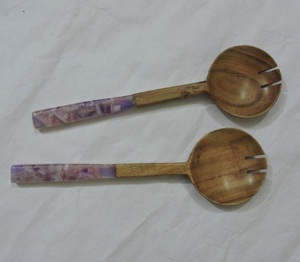 Cuillère de cuisine en silicone mat antiadhésive, résistante à la chaleur, facile à nettoyer, avec manche en bois, design robuste, pour servir, mélanger, remuer - Product Image 6