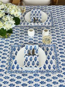 Ensemble de 4 sets de table et serviettes bohèmes imprimés à la main, 100 % coton, motif floral bleu, pour décoration de table à manger, en tissu lavable - Product Image 1