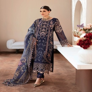 Vente en gros Costumes 3 pièces en mousseline de soie de marque originale Robe longue de créateur indienne pakistanaise par Ramsha pour tenue de soirée - Product Image 1