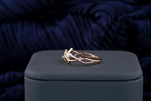 แหวนแต่งงานแบบเปิดประดับเพชรทรงเหลี่ยมในตัวเรือนโรสโกลด์ - Product Image 3