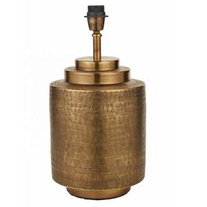 Lampe de table décorative en aluminium de style moderne du milieu du siècle, martelée à la main, vente chaude, écologique, décoration de salon et de chambre à coucher - Product Image 6